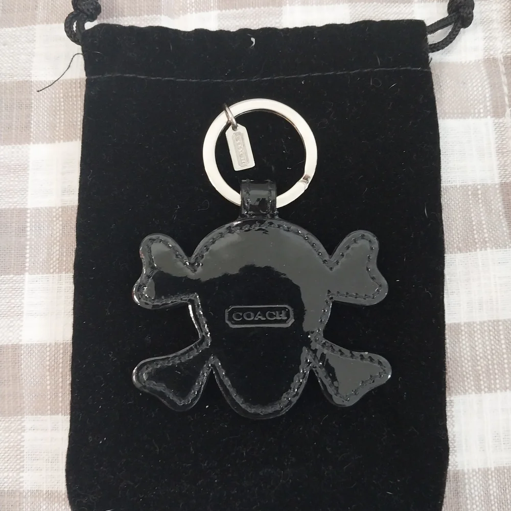 Coach Skull Keychain Bag Charm - Picture 2 of 2